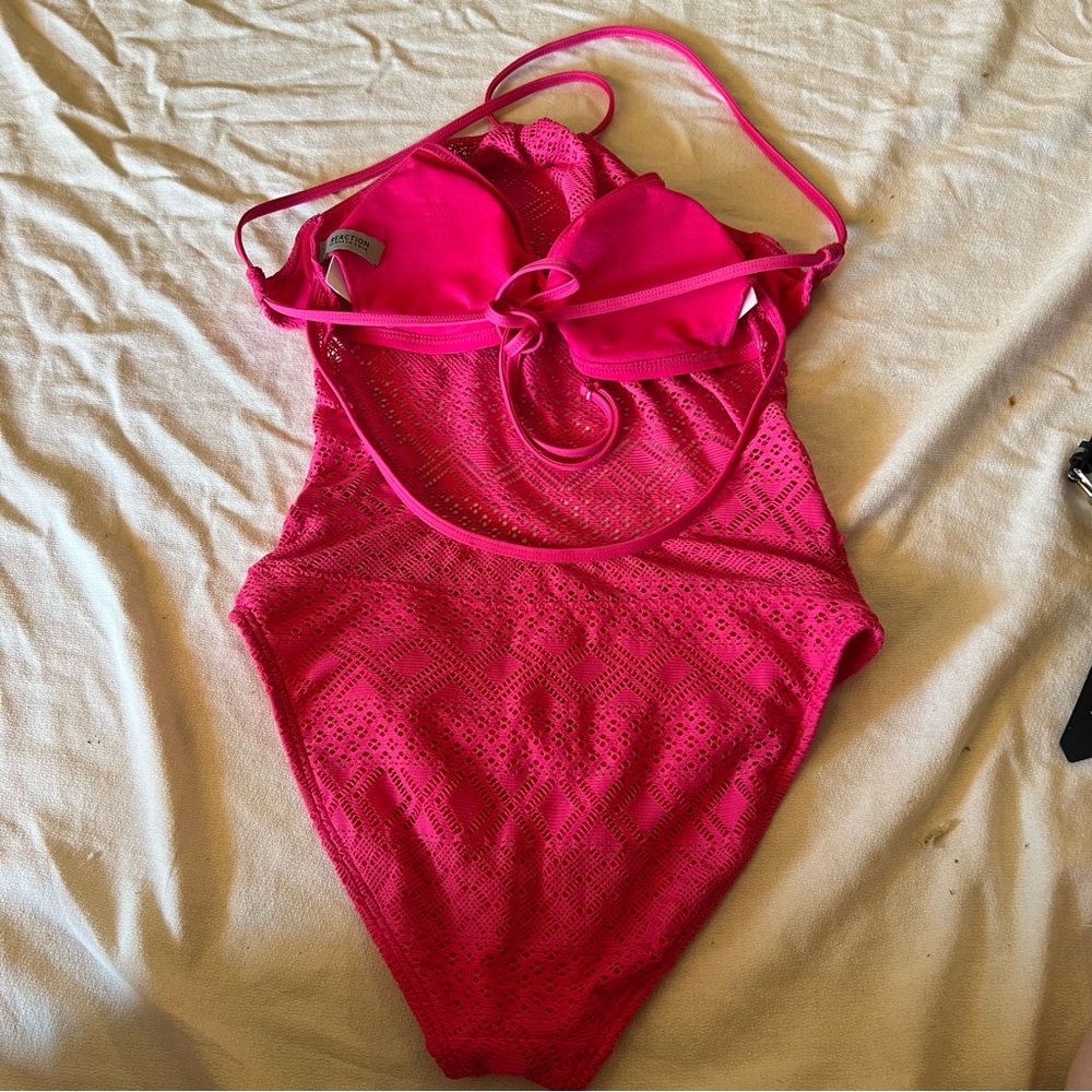 Reaction Kenneth Cole pink crochet halter neck tie bathing suit - Picture 2 of 9